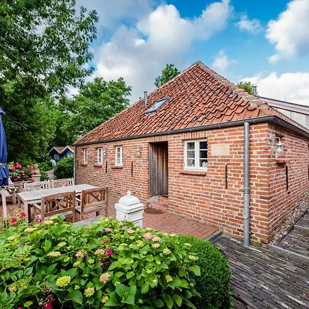Holiday home Huus An't Diek Von 1850