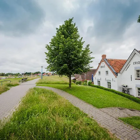 Holiday home Huus An't Diek Von 1850 *