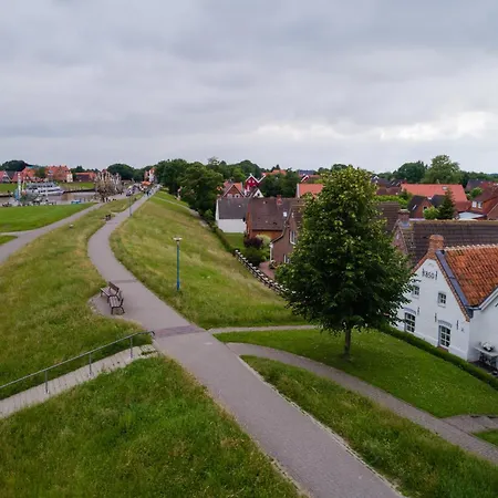 Holiday home Huus An't Diek Von 1850 Krummhoern